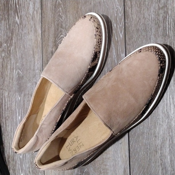 Naturalizer tan suede loafers with python print leather trim. Size 9.5 Wide - Picture 1 of 14